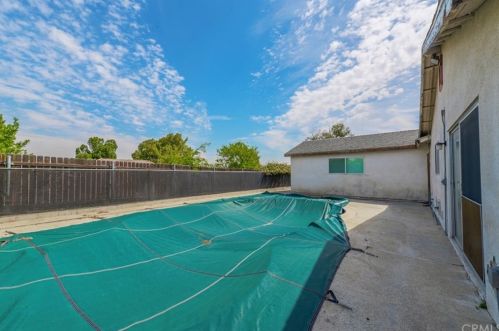 5985 Kitty Hawk Dr, Riverside CA  92504-1445 exterior
