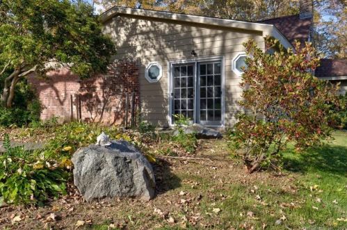 32 Matthew St, Waterbury, CT 06712-1412