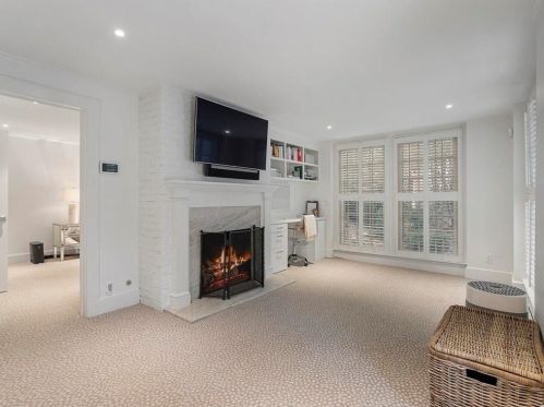 1880 Greystone Rd, Atlanta GA  30318-2621 exterior