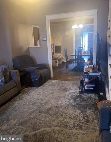 6335 Marsden St, Philadelphia, PA 19135-3208