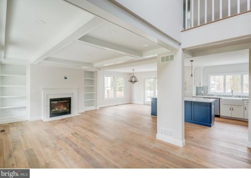 635 Pardee Ln, Tavistock, NJ 08033-1043