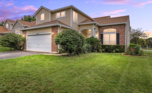 841 Tamarac Dr, Carol Stream IL  60188-4427 exterior