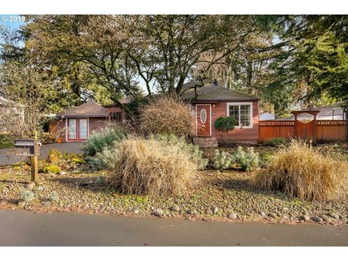 616 118 Ave, Portland OR  97220-2120 exterior