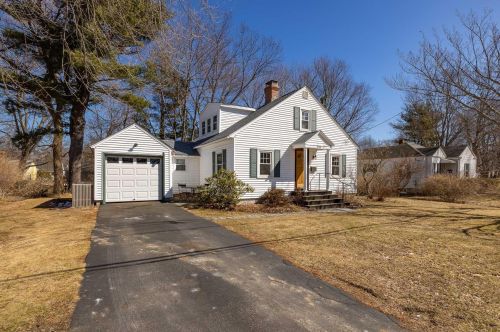 219 Essex Ave, Portsmouth, NH 03801-4871
