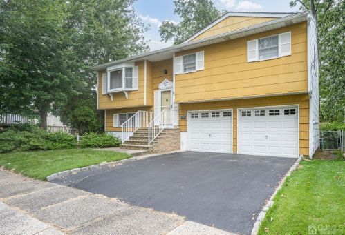 75 Patton St, Iselin, NJ 08830-2332