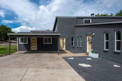 1805 Briar Hill Dr, Austin, TX 78741-3901
