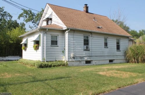 95 Pearl St, Bridgewater, NJ 08807-8105