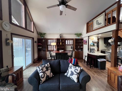 75 Ruffed Grouse Ln, Berkeley Springs WV  25411-5287 exterior