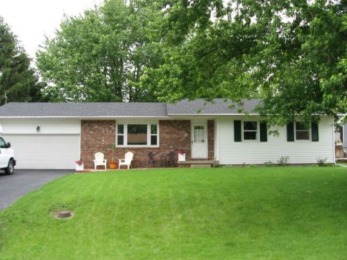 9 Mcintyre St, Warrensburg, IL 62573-9632