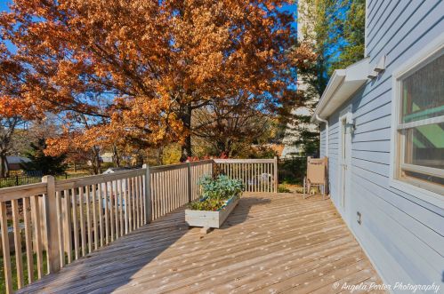 802 Elm St, Pingree Grove IL  60140-8367 exterior