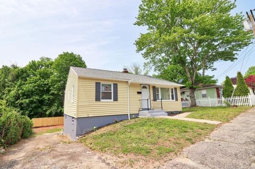 33 Beacon St, Waterbury, CT 06704-3421