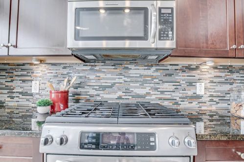 3916 Amberwood Dr, Addison, TX 75001-4426