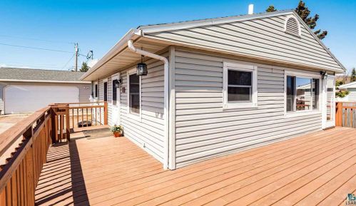 14 Edwards Dr, Silver Bay, MN 55614-1225