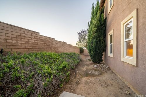 16849 Ridge Cliff Dr, Riverside CA  92503-0251 exterior