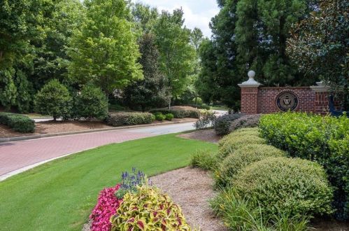 1011 Windsor Green Dr, Holly Springs, GA 30115-7109
