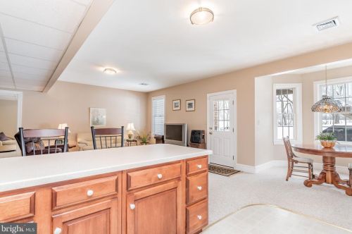 5 Linden Dr, Carlisle PA 17015-6906 exterior