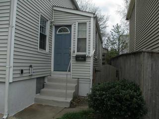 35 Extension St, Middletown, RI 02840-3409