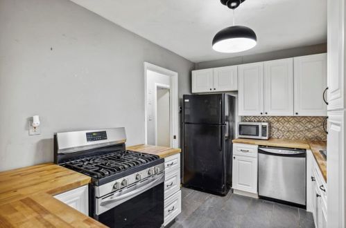 2900 Horse Shoe Dr, Atlanta GA  30316-4408 exterior