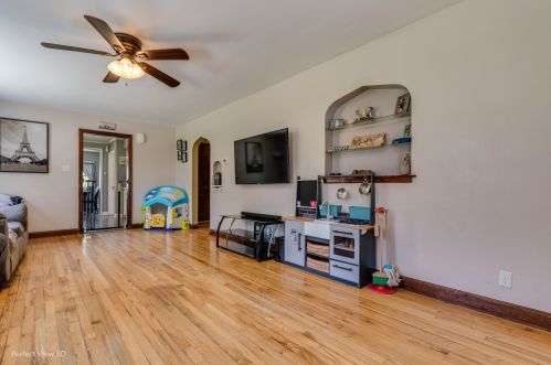 331 Oakview Ave, Joliet, IL 60433-1312