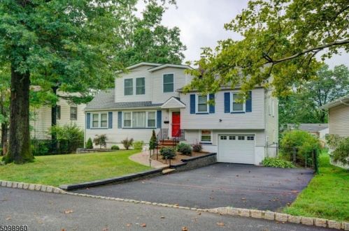 19 Hickory Rd, Town Center, NJ 07052-1205