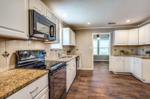 1935 Westminster Dr, Carrollton TX  75007-2411 exterior