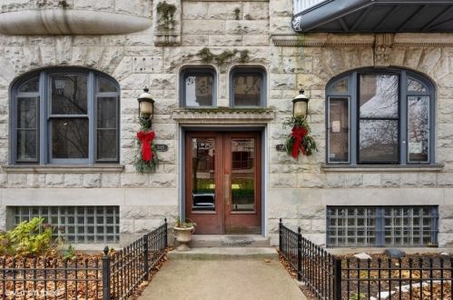 1045 Belden Ave, Chicago, IL 60614-3203