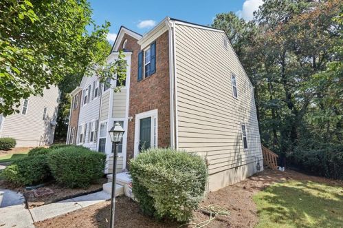 2011 Pinnacle Pointe Dr, Norcross, GA 30071-4917