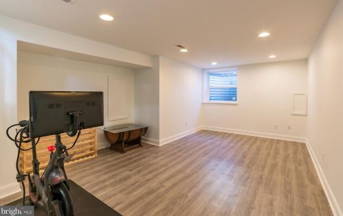 1143 20 St, Philadelphia PA 19146-2946 exterior