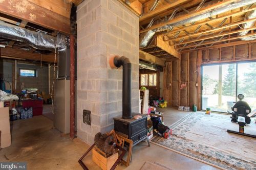 80 Quinn Lea Rd, Harpers Ferry WV 25425-5372 exterior