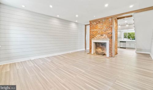 102 Wolfe St, Fredericksburg, VA 22401-5921