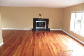 22133 Woodland Rd, Cleveland OH  44122-3062 exterior