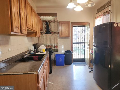 4937 11 St, Philadelphia PA 19112-1308 exterior