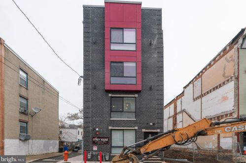 809 17th St, Philadelphia, PA 19130-2802
