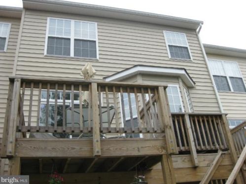3926 Bryant Park Cir, Burtonsville MD  20866-2111 exterior