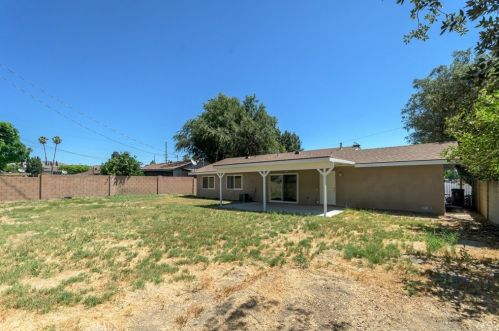 2373 Heather St, Simi Valley CA 93065-2618 exterior