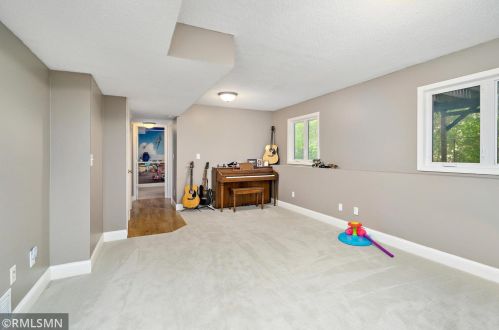 3865 Cinnabar Dr, Saint Paul MN  55122-1614 exterior