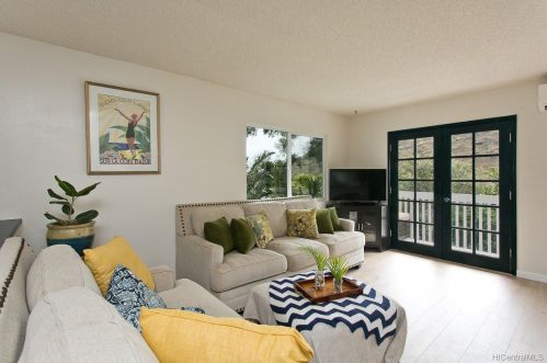1449 Miloiki St, Honolulu, HI 96825-3229