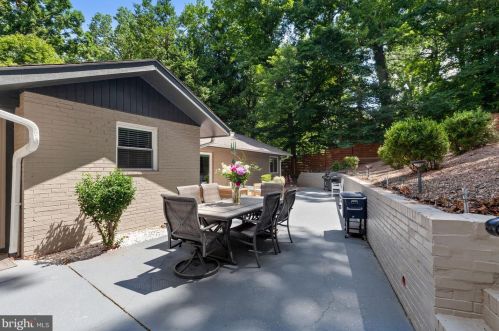 2912 Newcastle Ave, Silver Spring MD 20910-1216 exterior