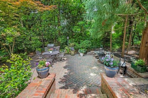 150 Beverly Rd, Atlanta GA  30309-2656 exterior