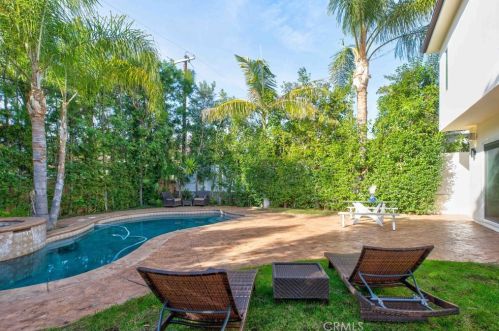 4719 Tobias Ave, Van Nuys CA  91403-2826 exterior