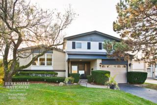 2427 Fernwood Dr, Glenview, IL 60025-4837