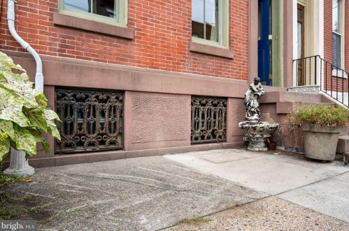 758 10th St, Philadelphia PA 19123-1966 exterior