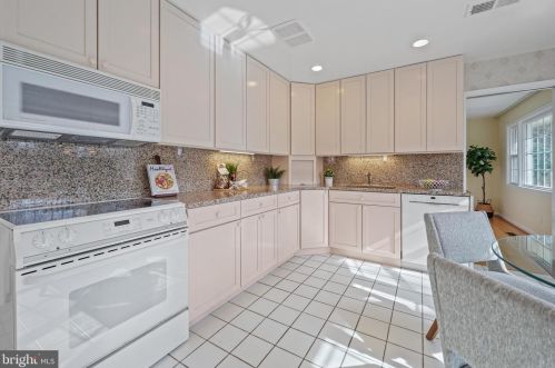 14400 Sandy Rdg Rd, Silver Spring MD 20904-5946 exterior