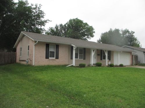 2718 Wesleyan Dr, Irving TX  75062-7196 exterior