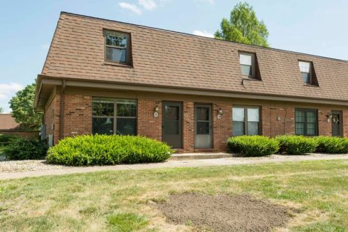 5 Evergreen Cir, Savoy, IL 61874-9539