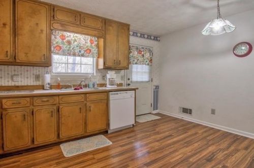 2129 Kings Mtn Dr, Conyers GA  30012-2642 exterior