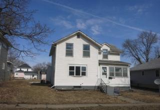 204 Washington St, Monticello IA  52310-1673 exterior