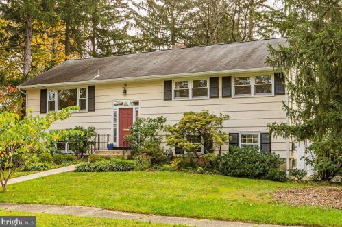 15 Robert Rd, Princeton NJ  08540-5332 exterior