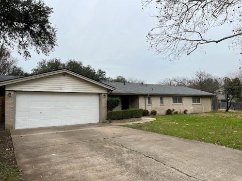 1725 Weathered St, Irving, TX 75062-6606