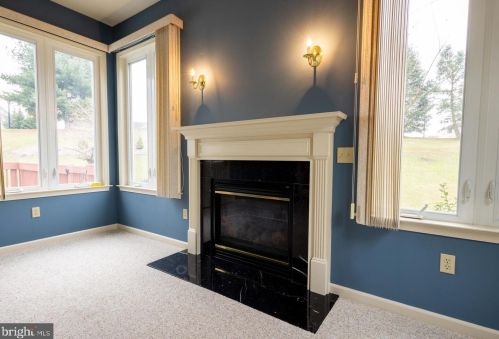 209 Sutherland Rd, Lancaster PA  17603-9053 exterior